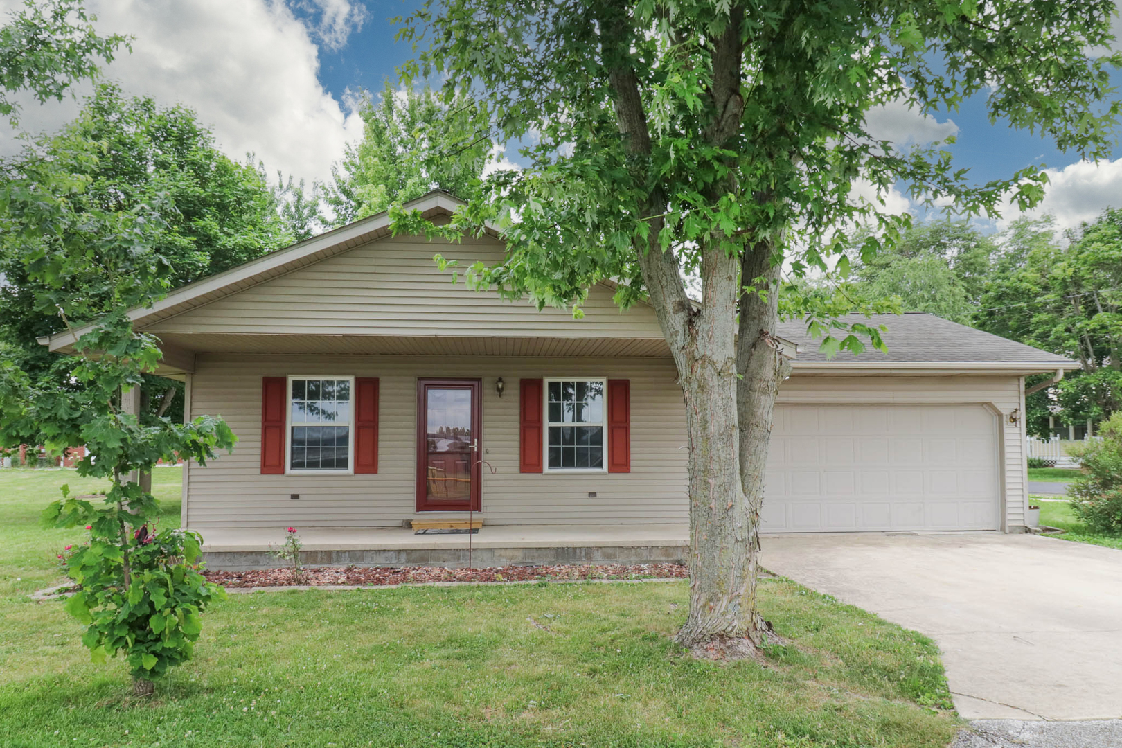 101 A S State Street, Danvers, IL 61732