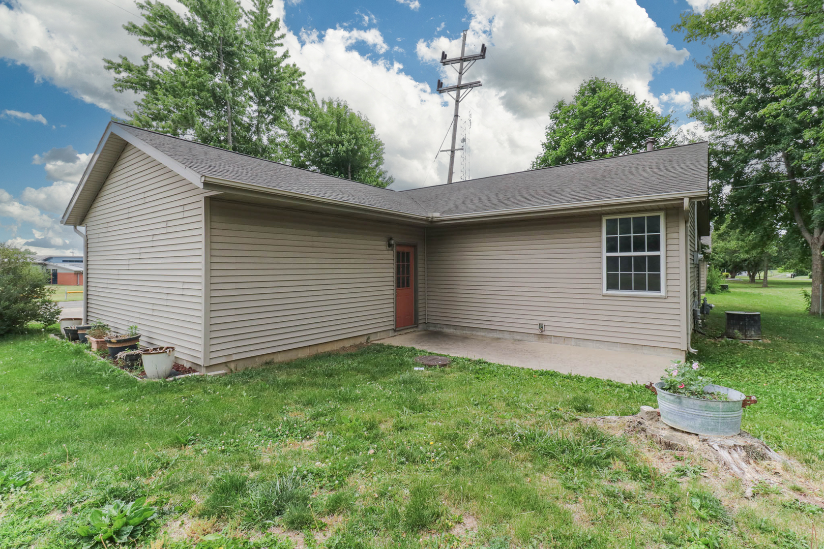 101 A S State Street, Danvers, IL 61732