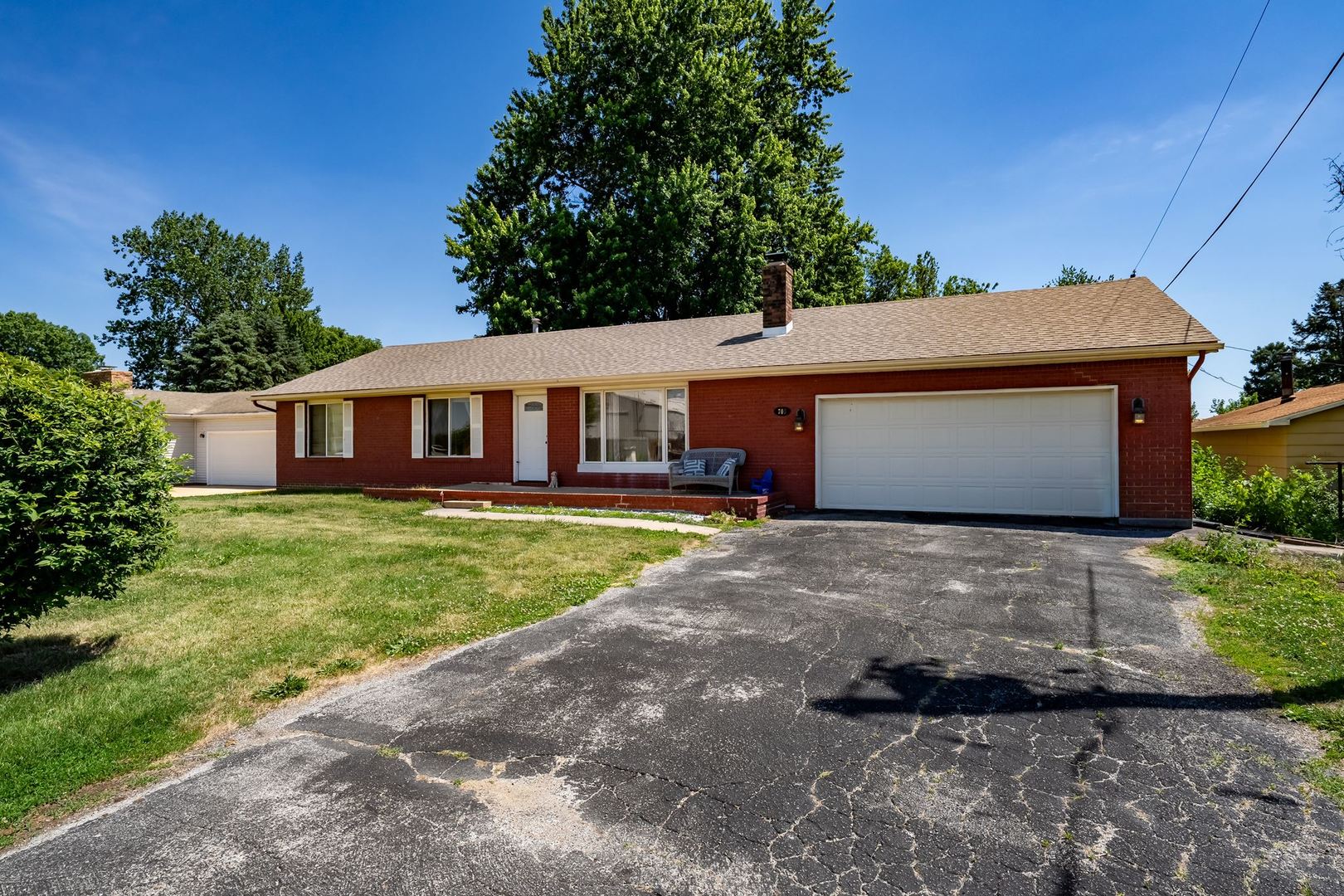 705 Eastview Drive, Mclean, IL 61754