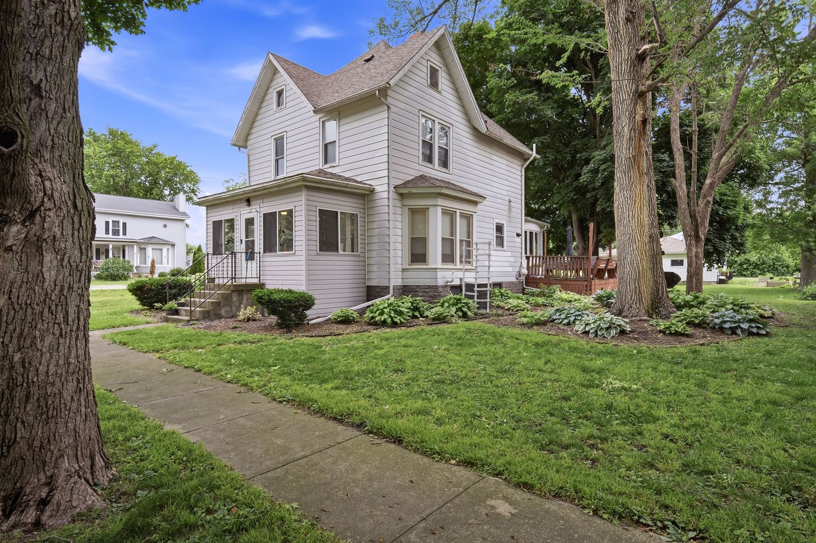 219 N Hickory Street, Wenona, IL 61377